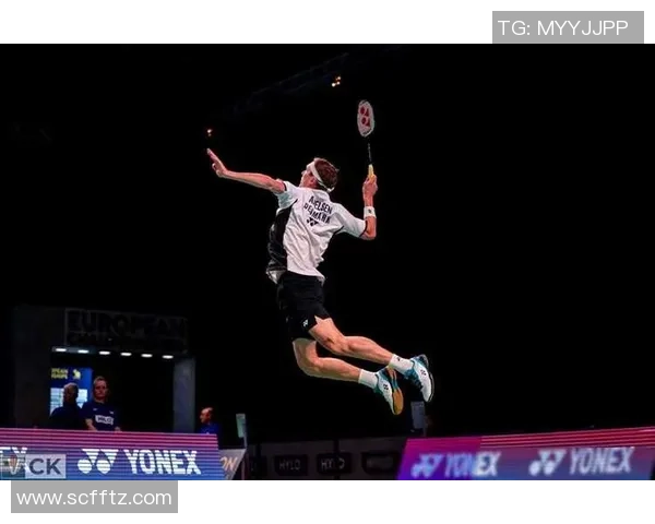 丹麦足球明星高个子球员的传奇故事与成就分析