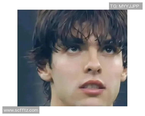 足球明星卡卡限量商品热销追寻传奇足迹的完美选择