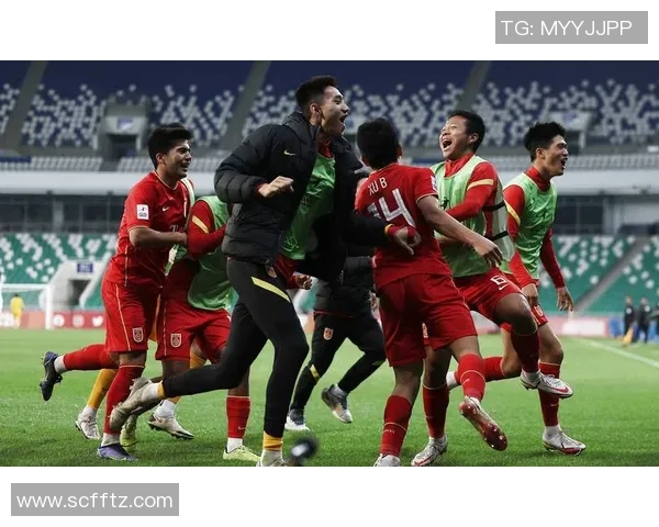 武汉足球队中路突破革新探索与战术解析助力球队崛起新篇章