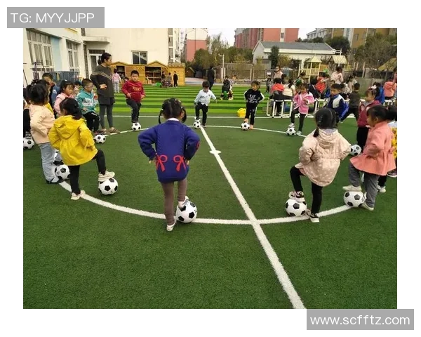 足球让孩子们在快乐中成长锻炼身心培养团队精神与合作能力 足球让孩子们在快乐中成长锻炼身心培养团队精神与合作能力